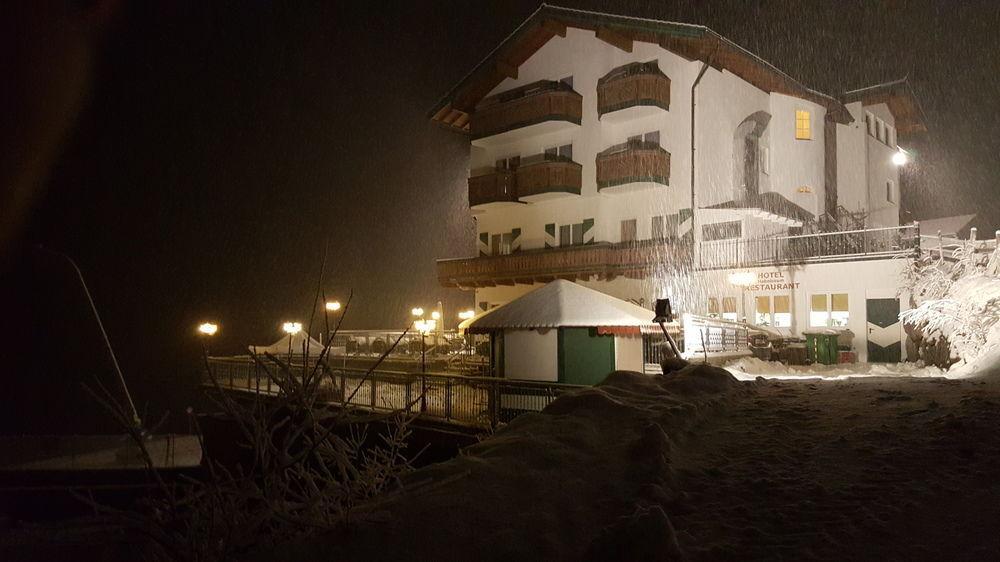 Hotel Hahnbaum Sankt Johann im Pongau Exteriör bild