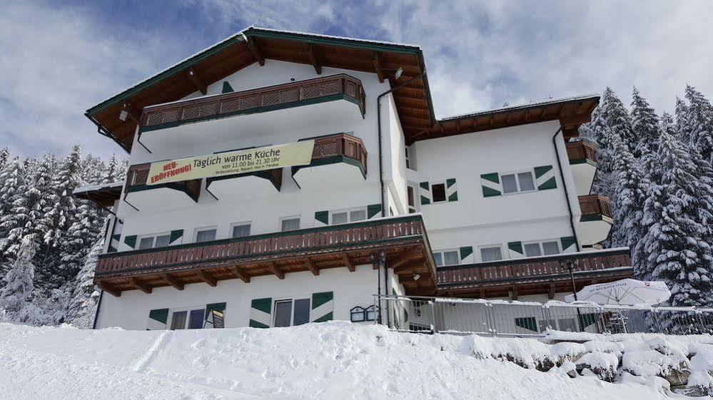 Hotel Hahnbaum Sankt Johann im Pongau Exteriör bild