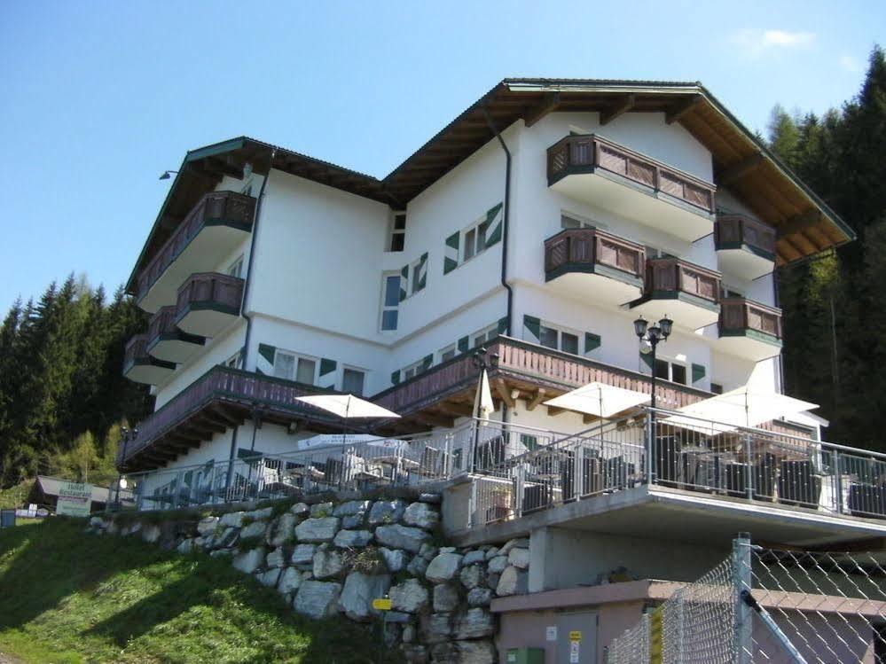 Hotel Hahnbaum Sankt Johann im Pongau Exteriör bild