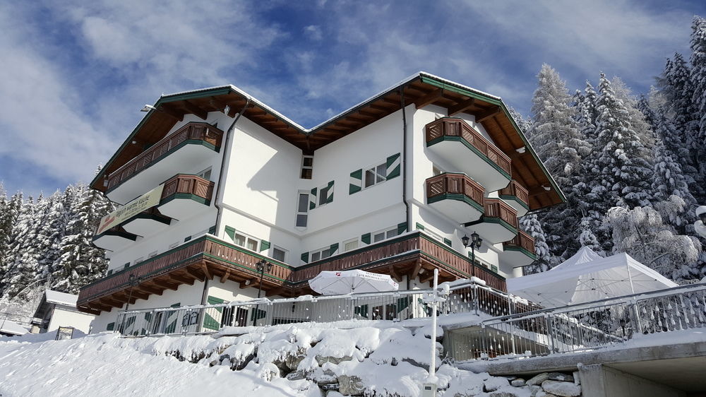 Hotel Hahnbaum Sankt Johann im Pongau Exteriör bild